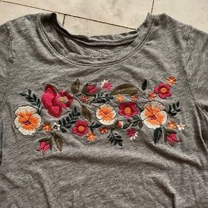 Flower crop tee